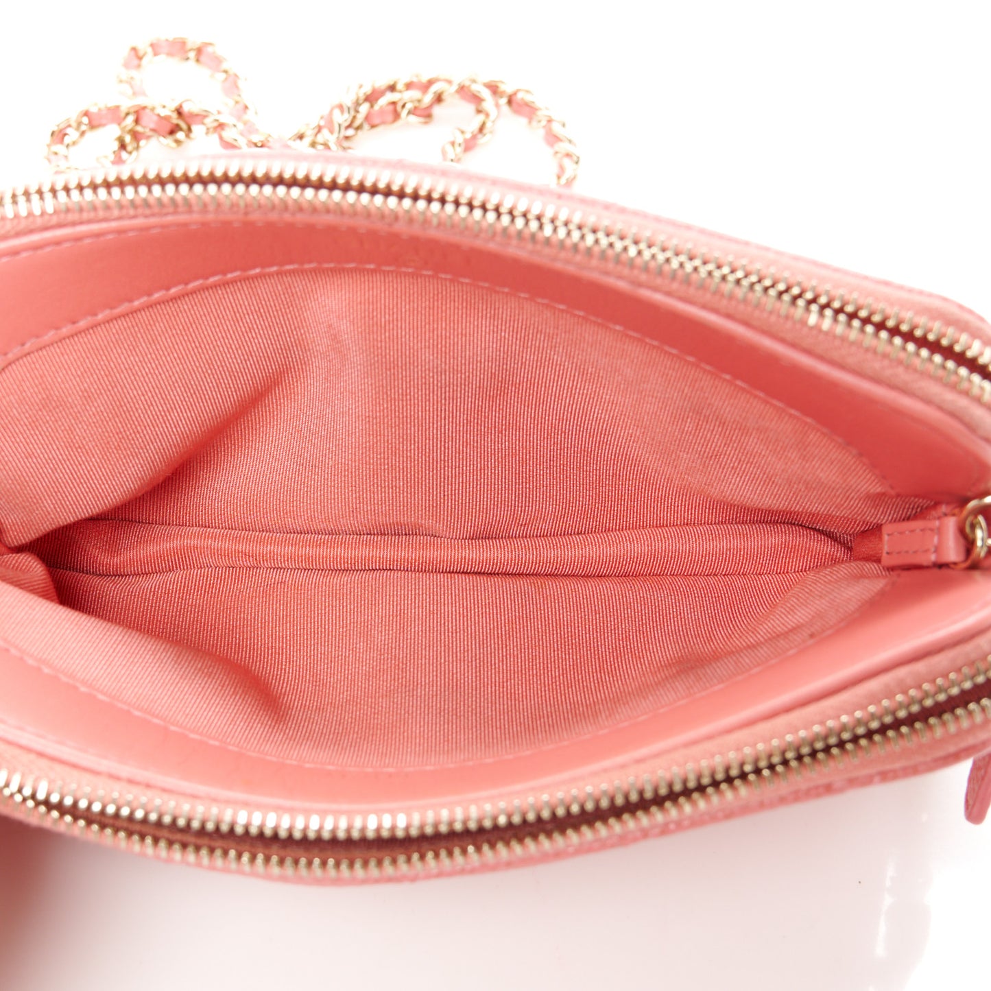 Iridescent Caviar Quilted Small Clutch With Chain Pink