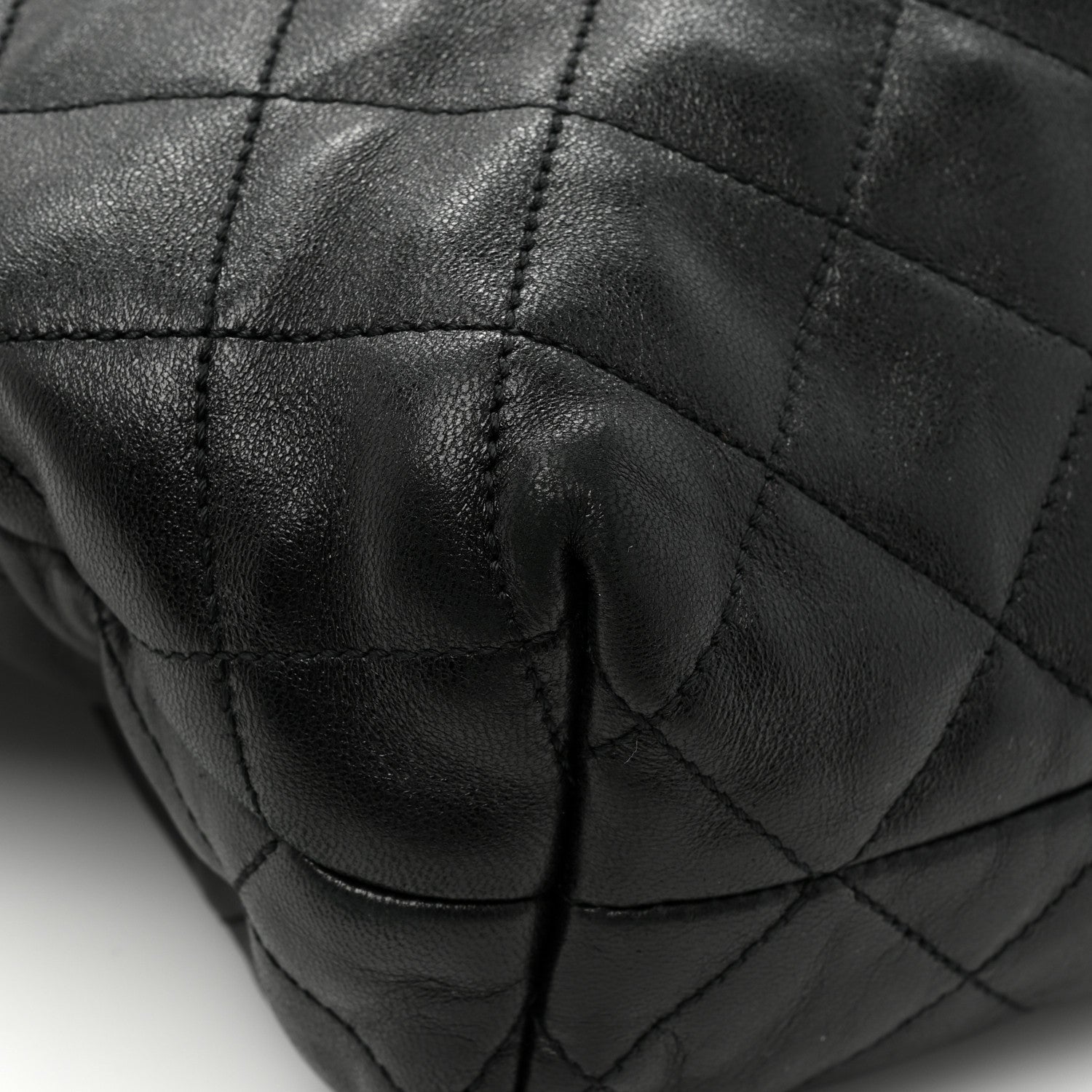 Saint Laurent Lambskin Quilted Maxi Icare Shopping Tote Black 14 of 15