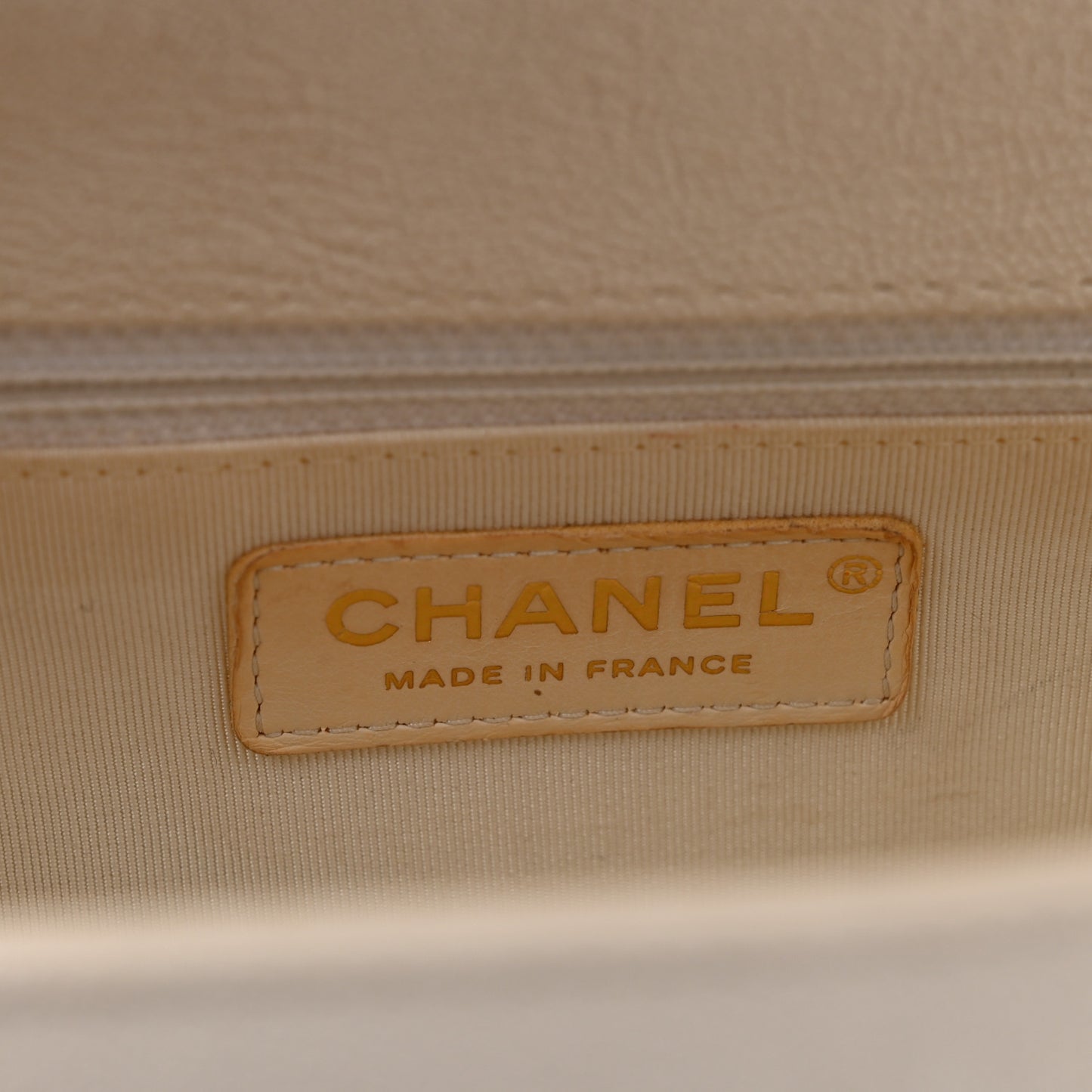 Caviar Quilted New Medium Boy Flap White