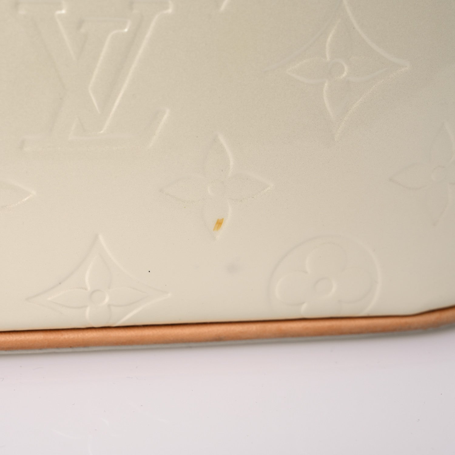 Louis Vuitton Vernis Stillwood Vertical Perle 16 of 20