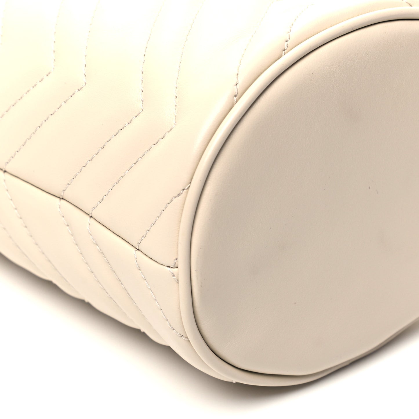 Calfskin Matelasse Mini GG Marmont 2.0 Bucket Bag White
