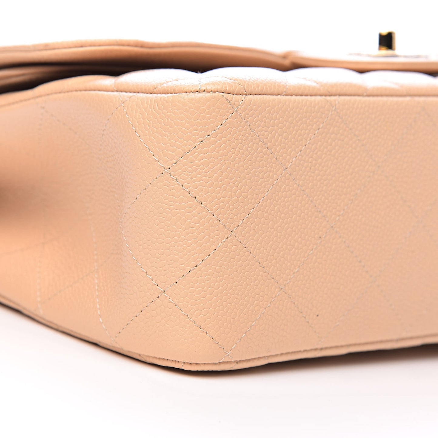 Caviar Quilted Jumbo Double Flap Beige Clair