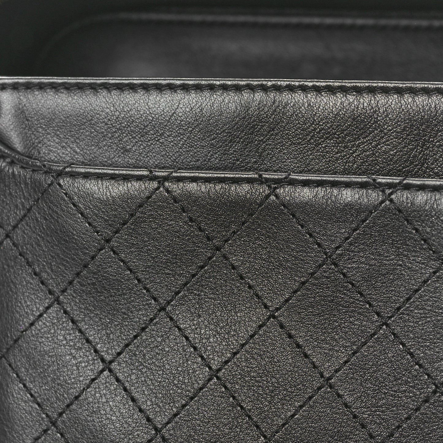 Caviar Quilted Large CC Filigree Vanity Case Black