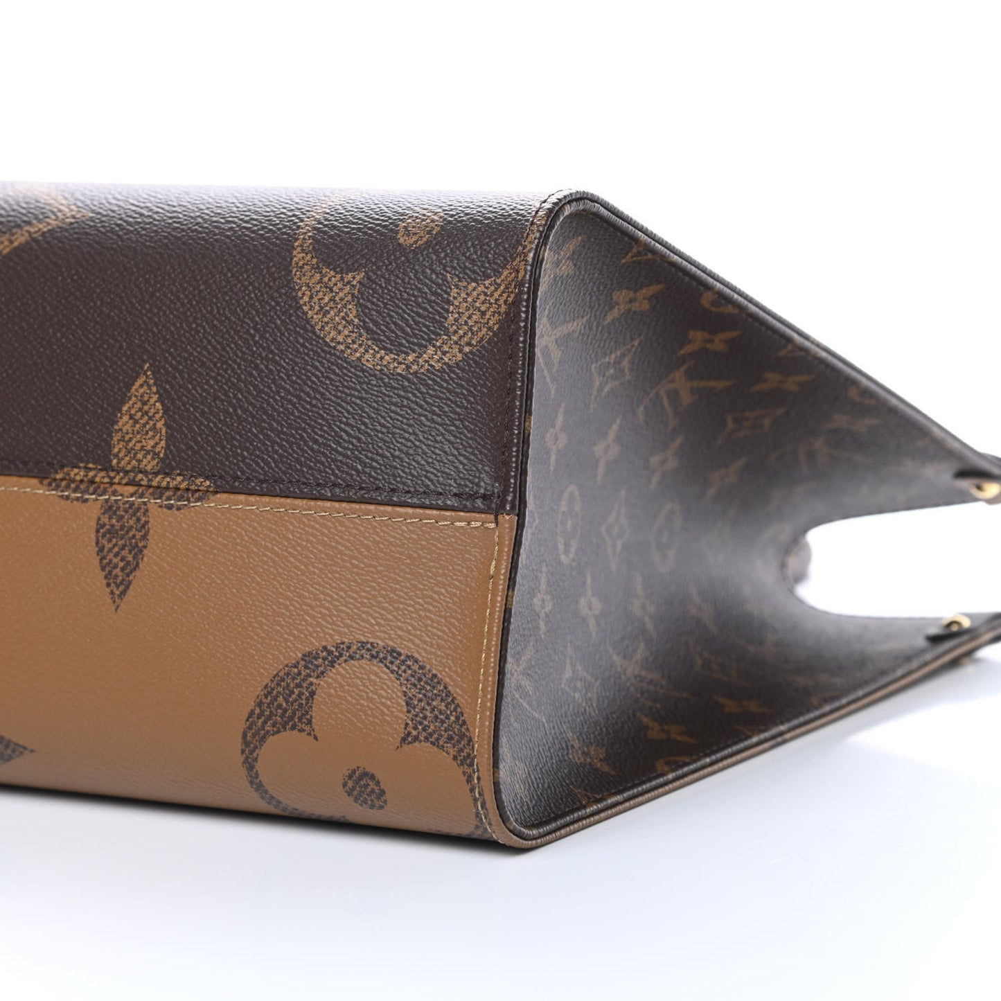 Reverse Monogram Giant Onthego MM