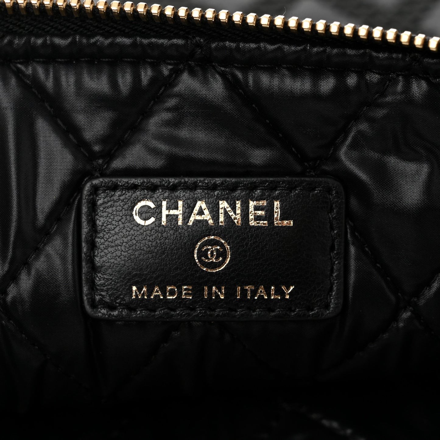 Lambskin Stitched Quilted Medium Cosmetic Case Black