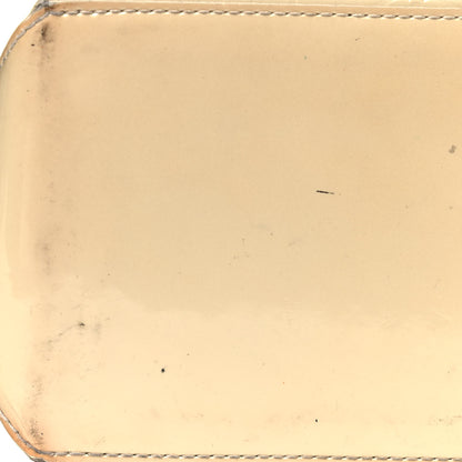 Louis Vuitton Vernis Wilshire MM Blanc Corail 23 of 24