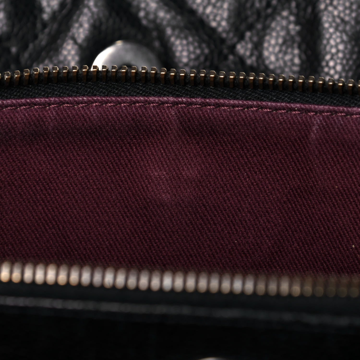 Chanel Crumpled Grained Calfskin Quilted CC Crave Tote Black 14 of 18