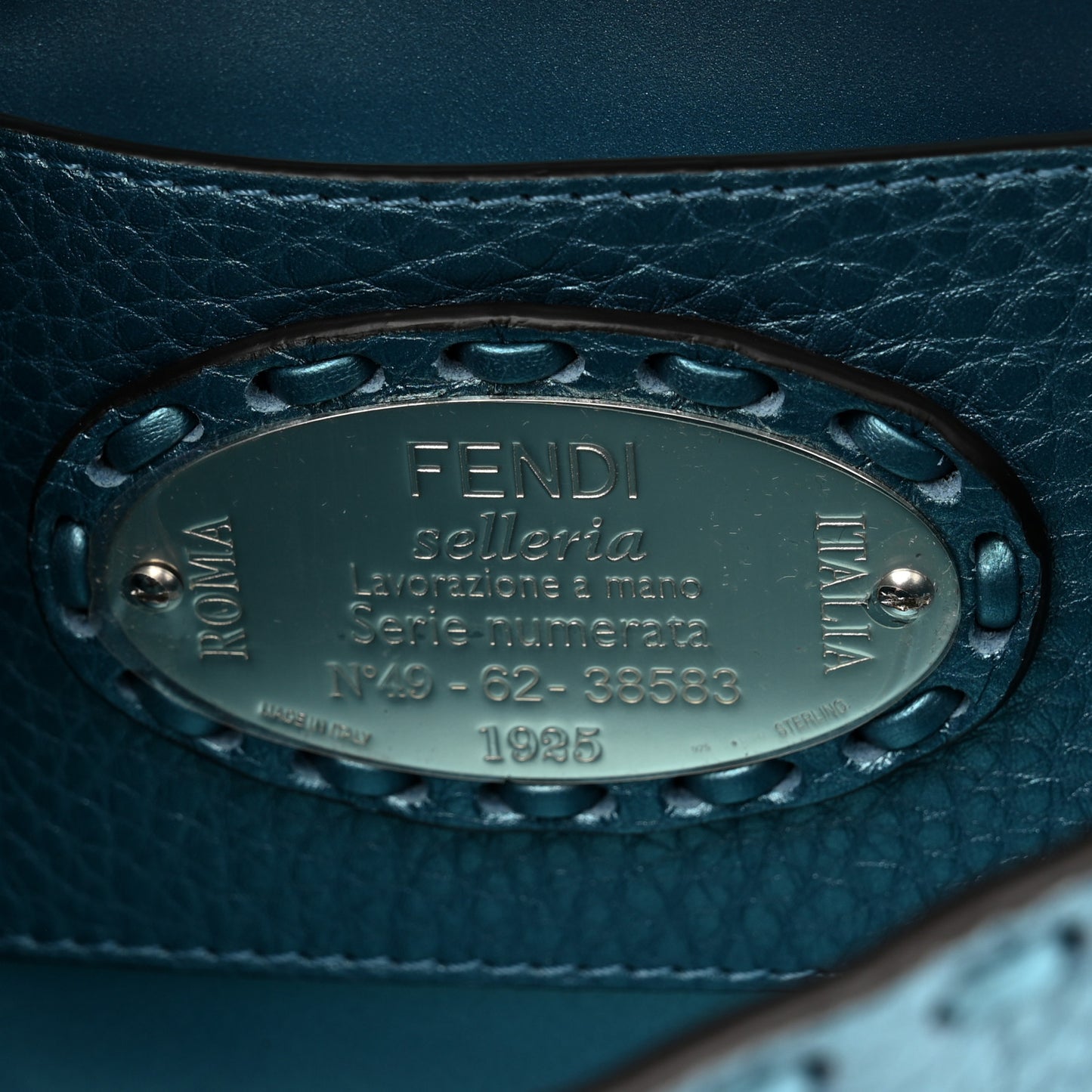 Metallic Cuoio Roma Sellerissima Nappa Sintetica Tape Stitch Mini Baguette Placca Argento