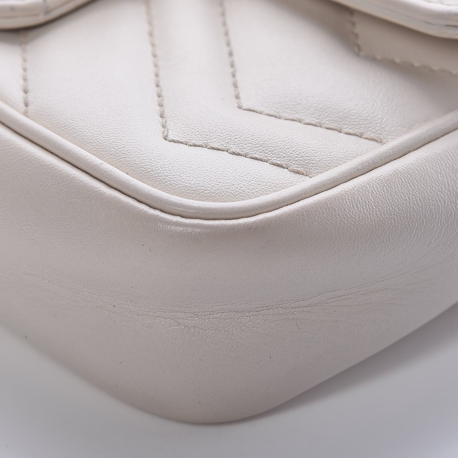 Gucci Calfskin Matelasse Super Mini GG Marmont Shoulder Bag White 16 of 18