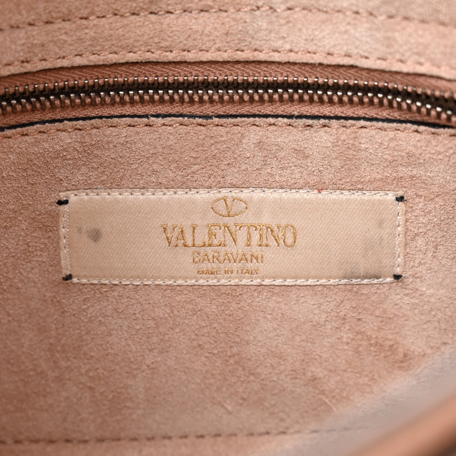 Valentino Garavani Grained Calfskin Onyx Guitar Strap Rockstud Rolling Shoulder Flap Messenger Bag Soft Noisette 6 of 14