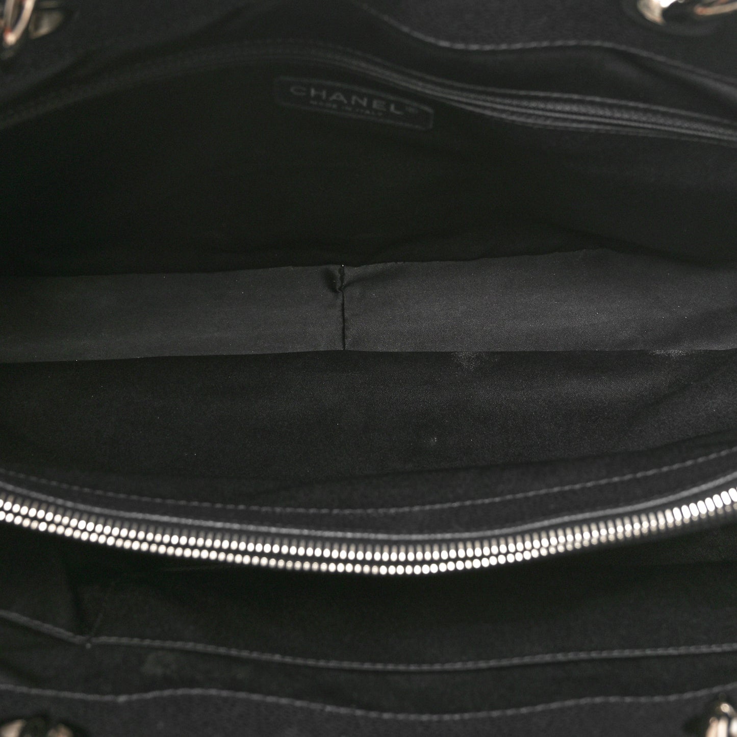 Caviar Quilted XL Grand Shopping Tote GST Black