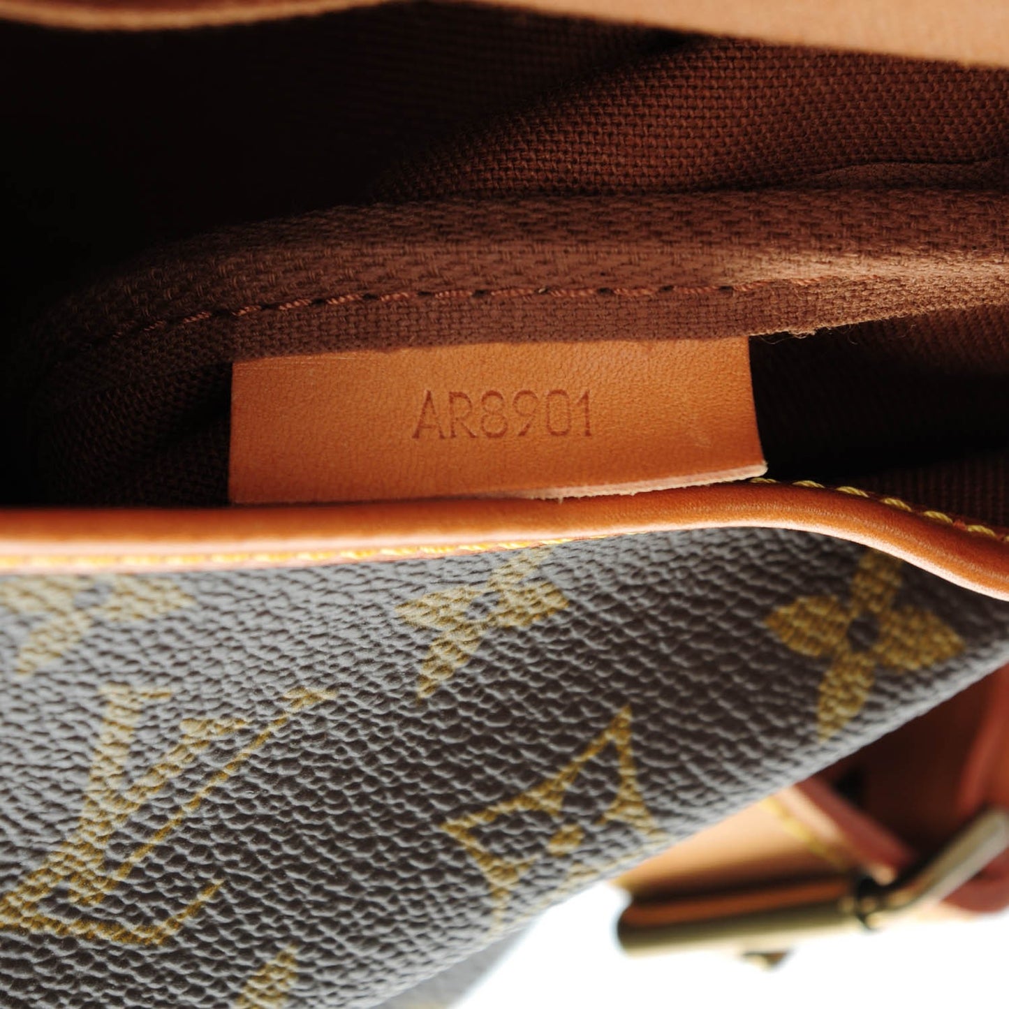 Monogram Saumur 43