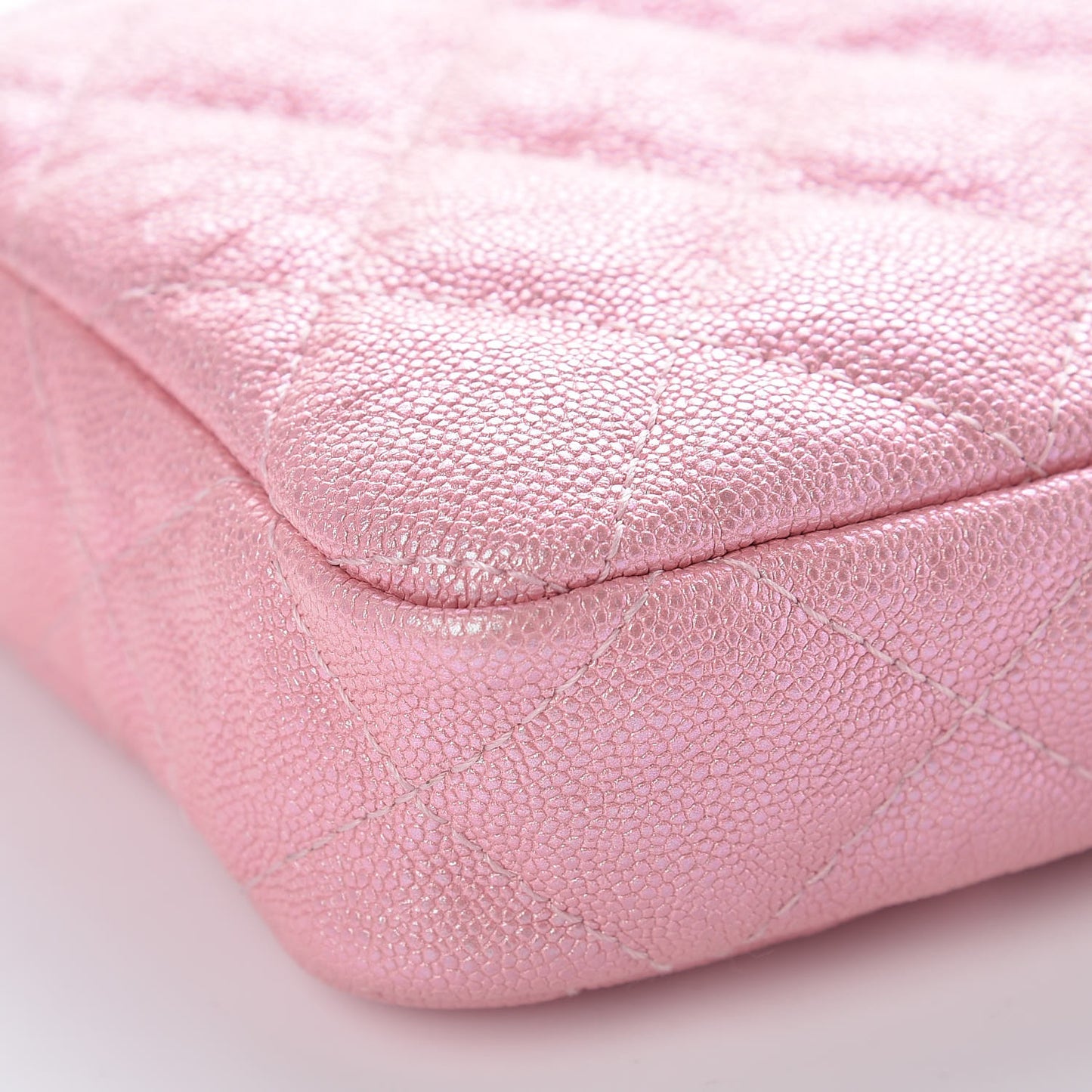 Iridescent Caviar Quilted Small Clutch With Chain Pink