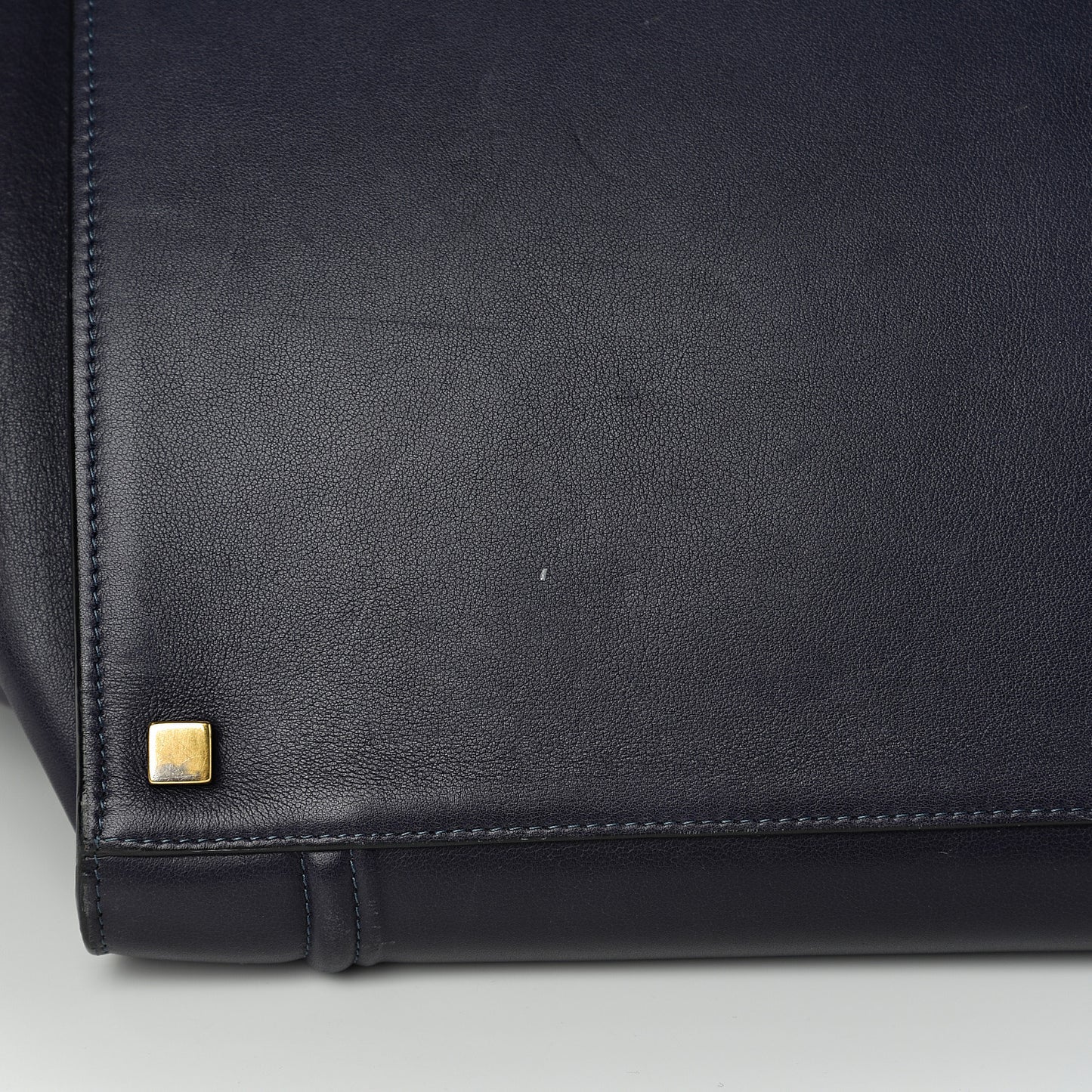 Supple Calfskin Medium Phantom Luggage Midnight