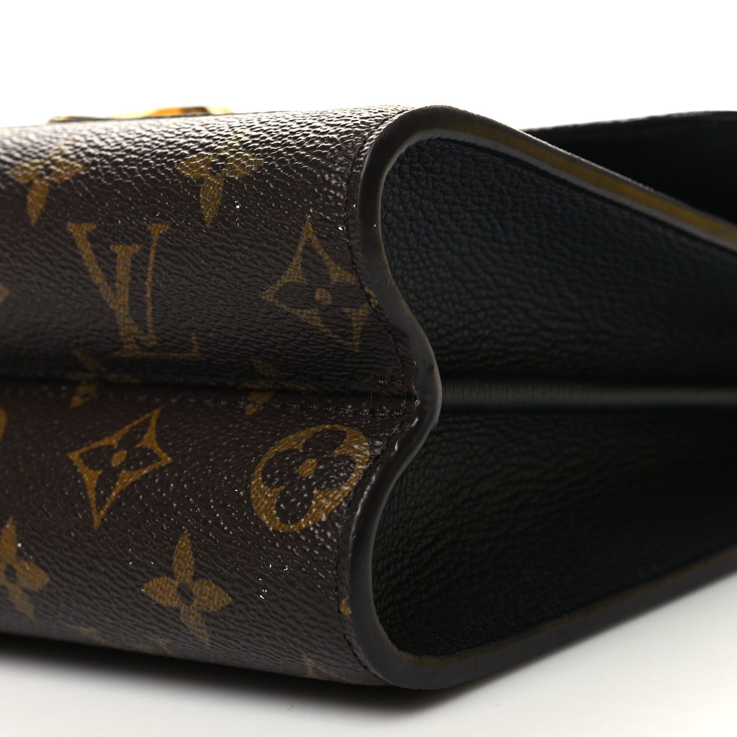 Monogram Victoire Black