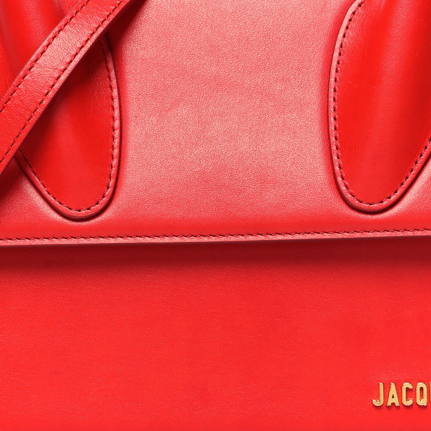 Smooth Calfskin Le Grand Chiquito Red