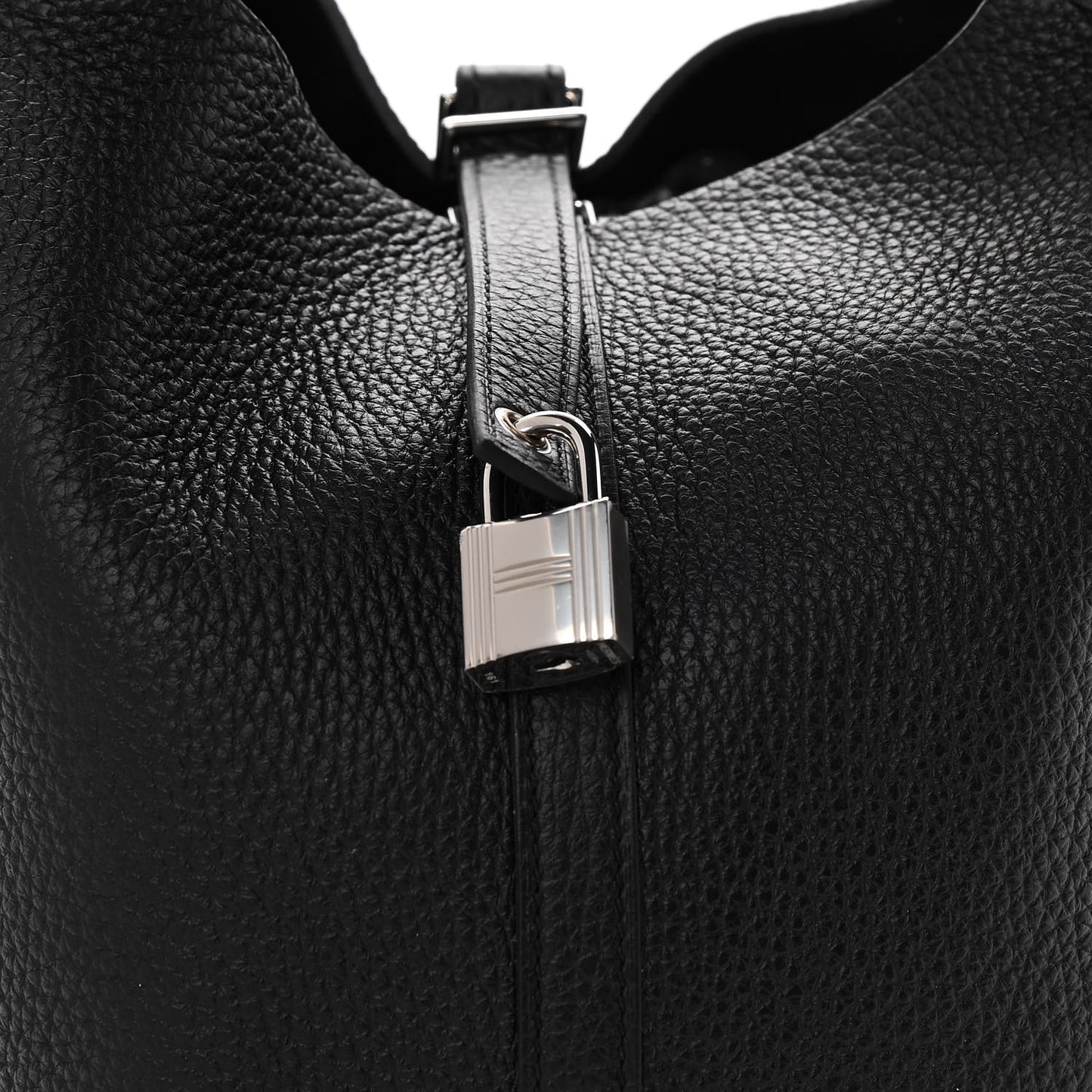 Taurillon Clemence Picotin Lock 22 MM Black