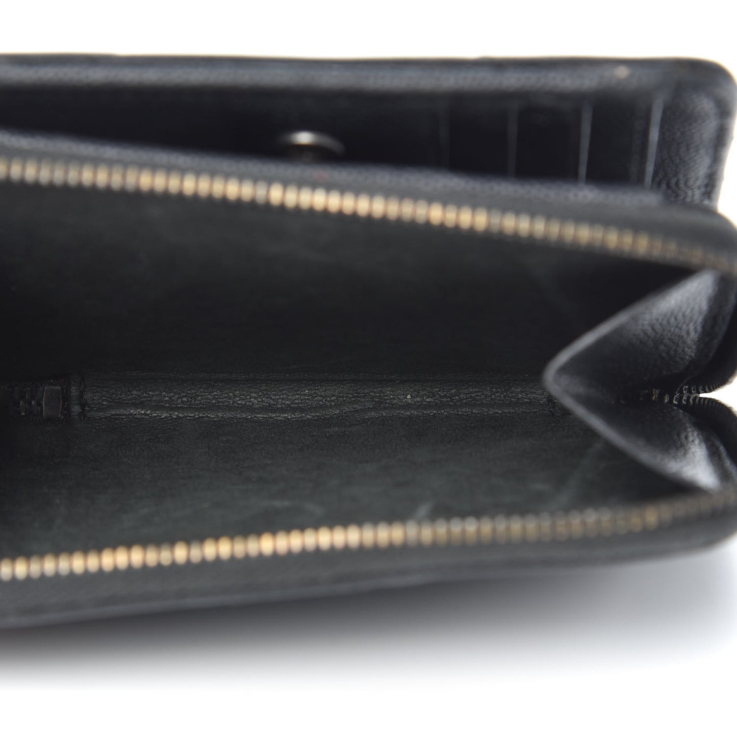Grain De Poudre Matelasse Chevron Monogram Compact Zip Around Wallet Black