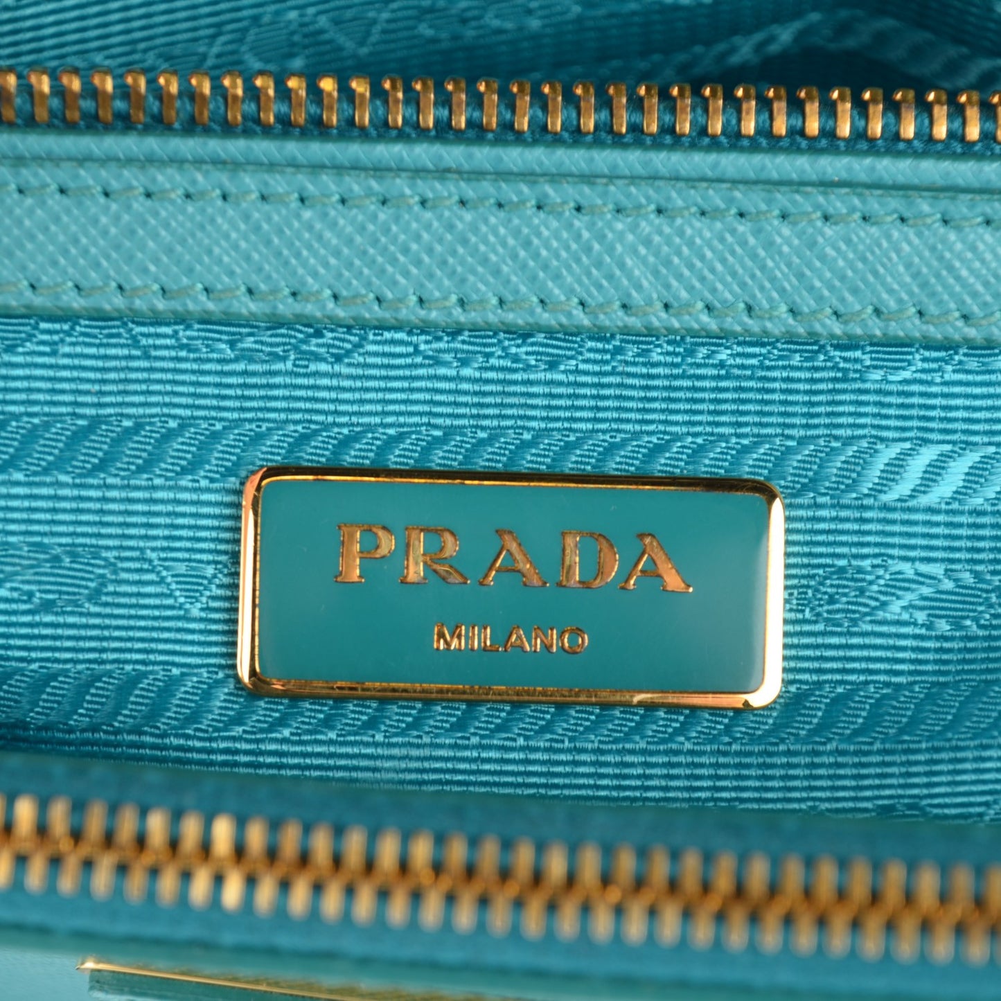 Saffiano Galleria Small Double Zip Tote Turchese