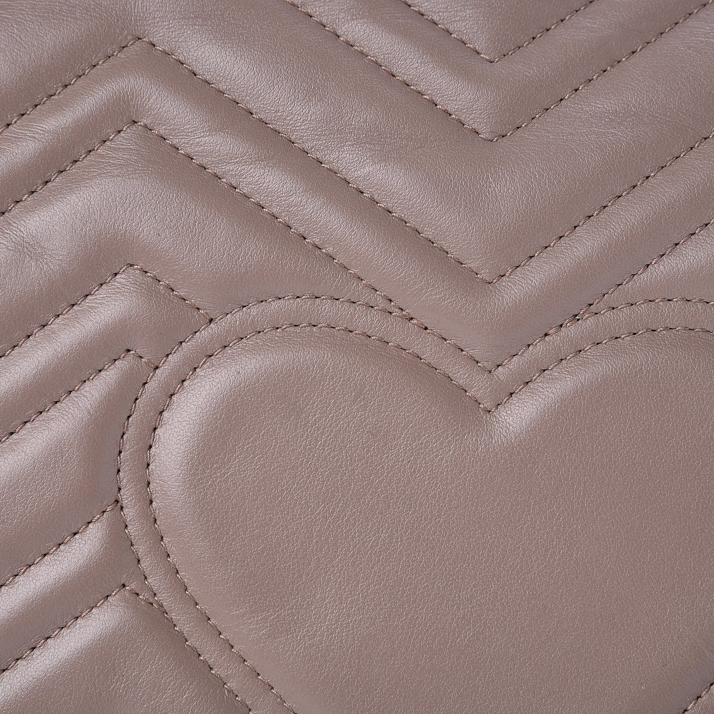 Calfskin Matelasse Heart Large GG Marmont Shoulder Bag Porcelain Rose