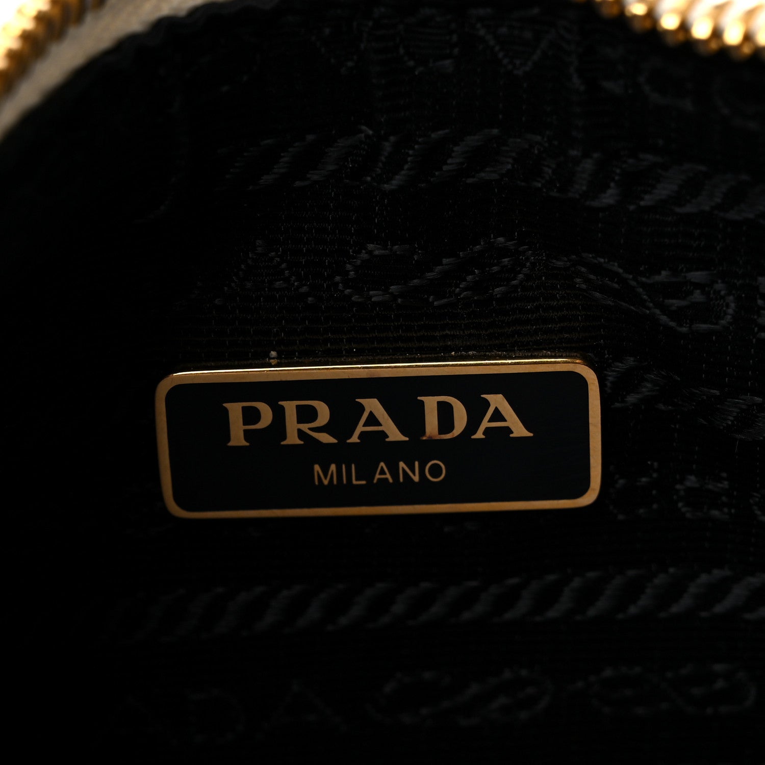 Prada Saffiano Re-Edition 2005 Shoulder Bag White 6 of 10