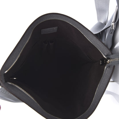 Louis Vuitton Taiga Sasha Messenger Glacier 4 of 11