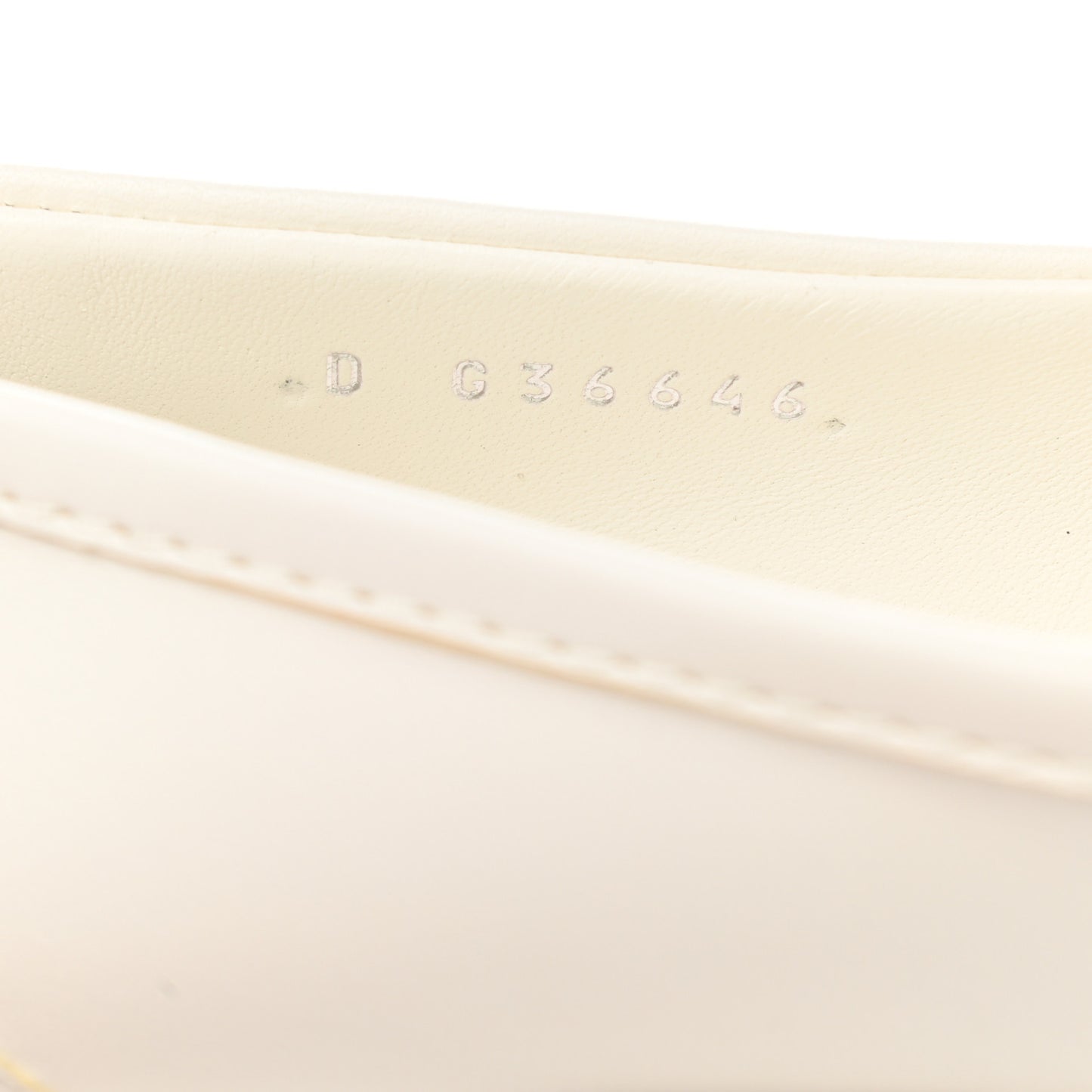 Lambskin Quilted CC Turnlock Loafers 38 White