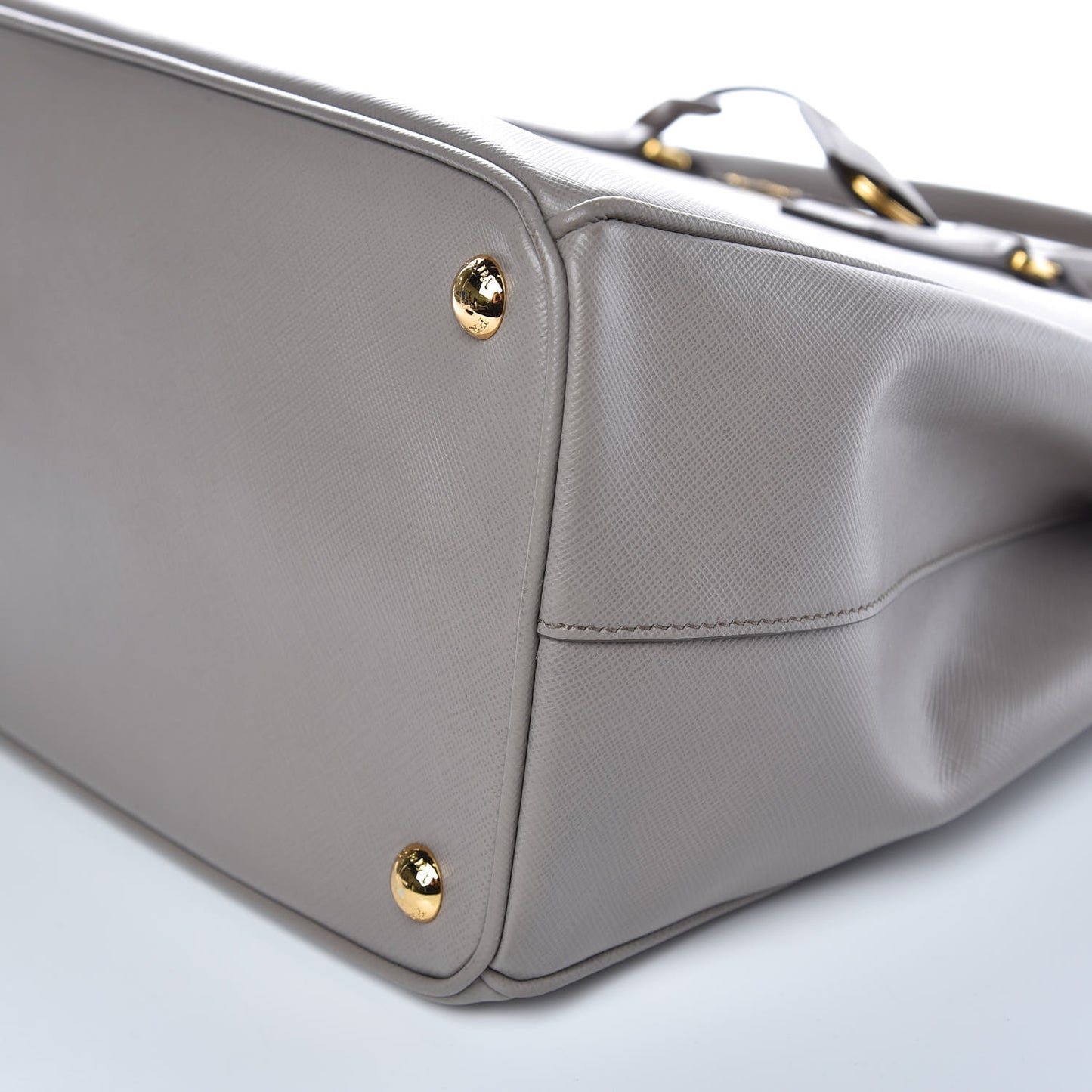 Saffiano Medium Galleria Double Zip Tote Argilla