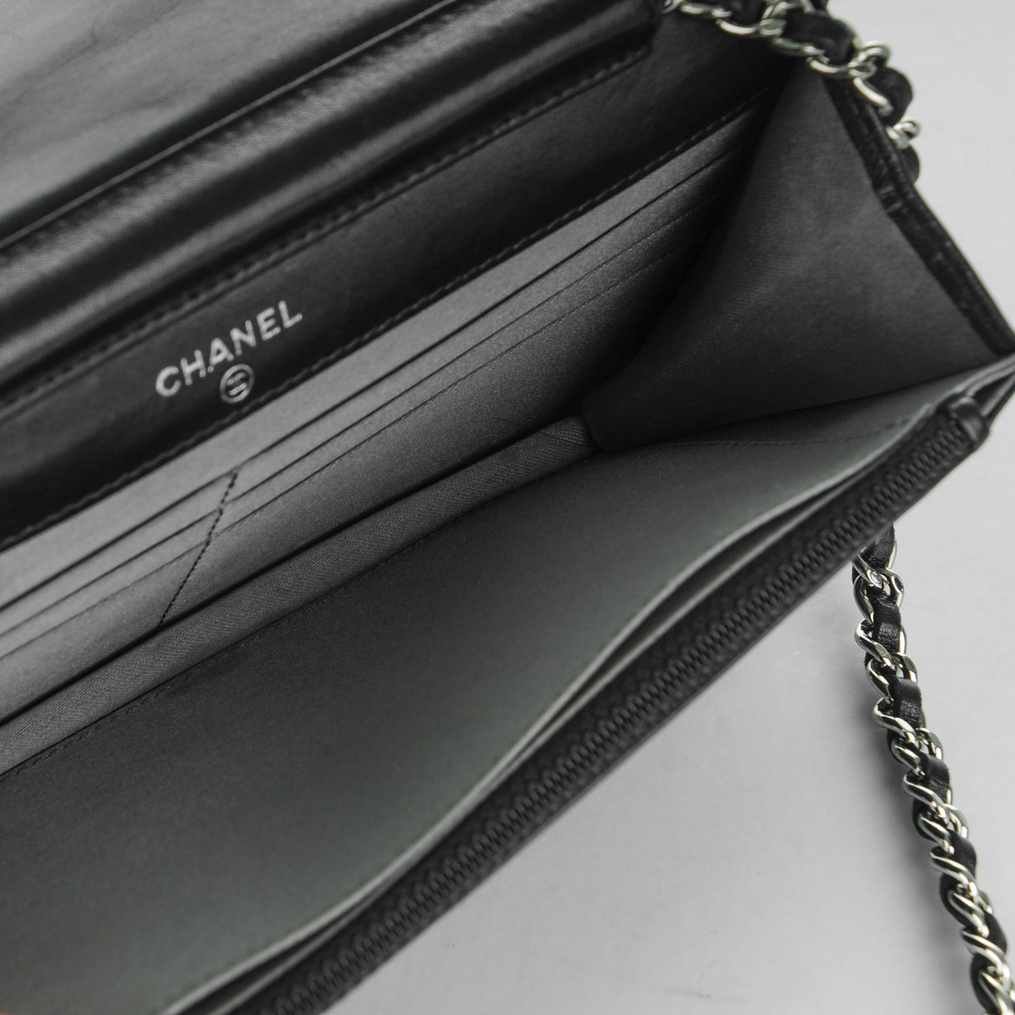 Lambskin Studded CC Wallet On Chain WOC Black