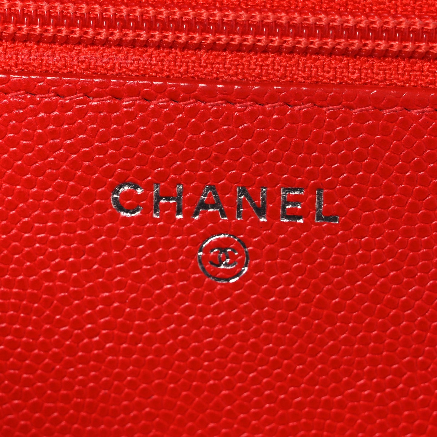 Caviar Chevron Quilted Wallet On Chain WOC Red