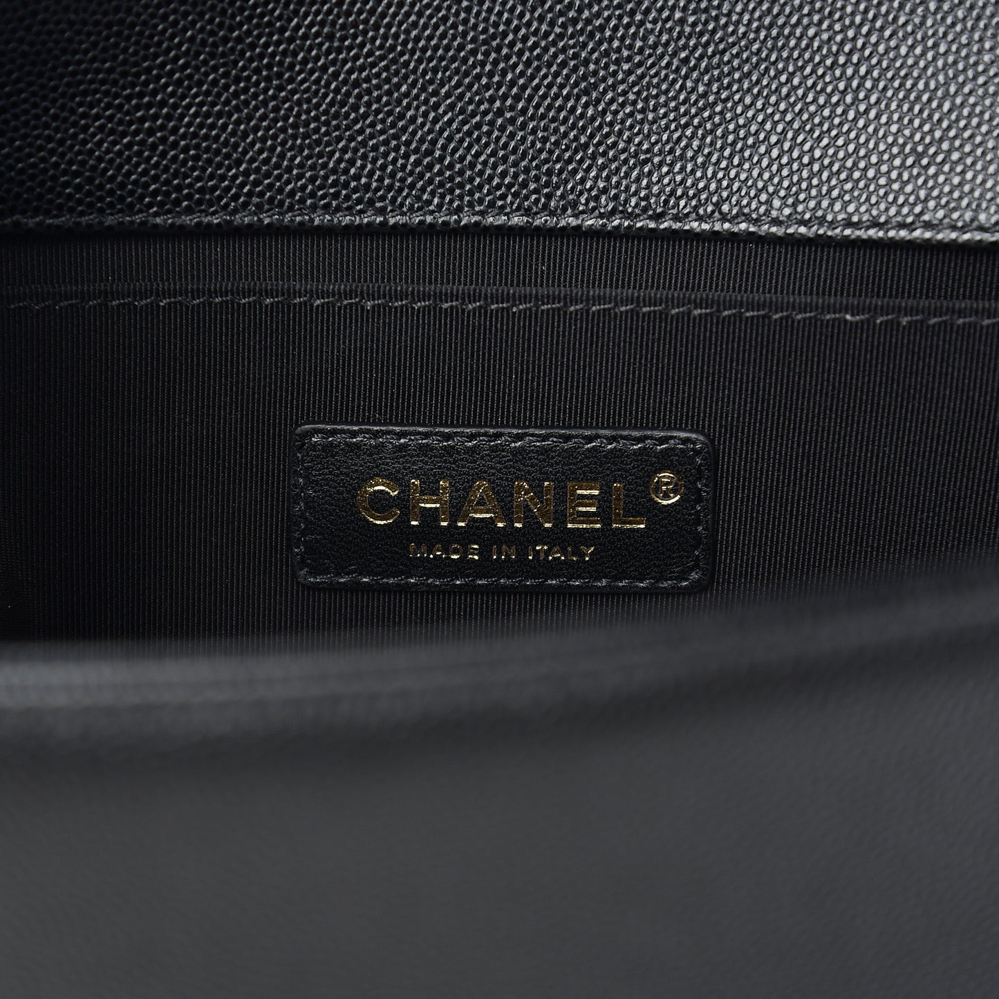 Caviar Quilted Medium Boy Flap Black