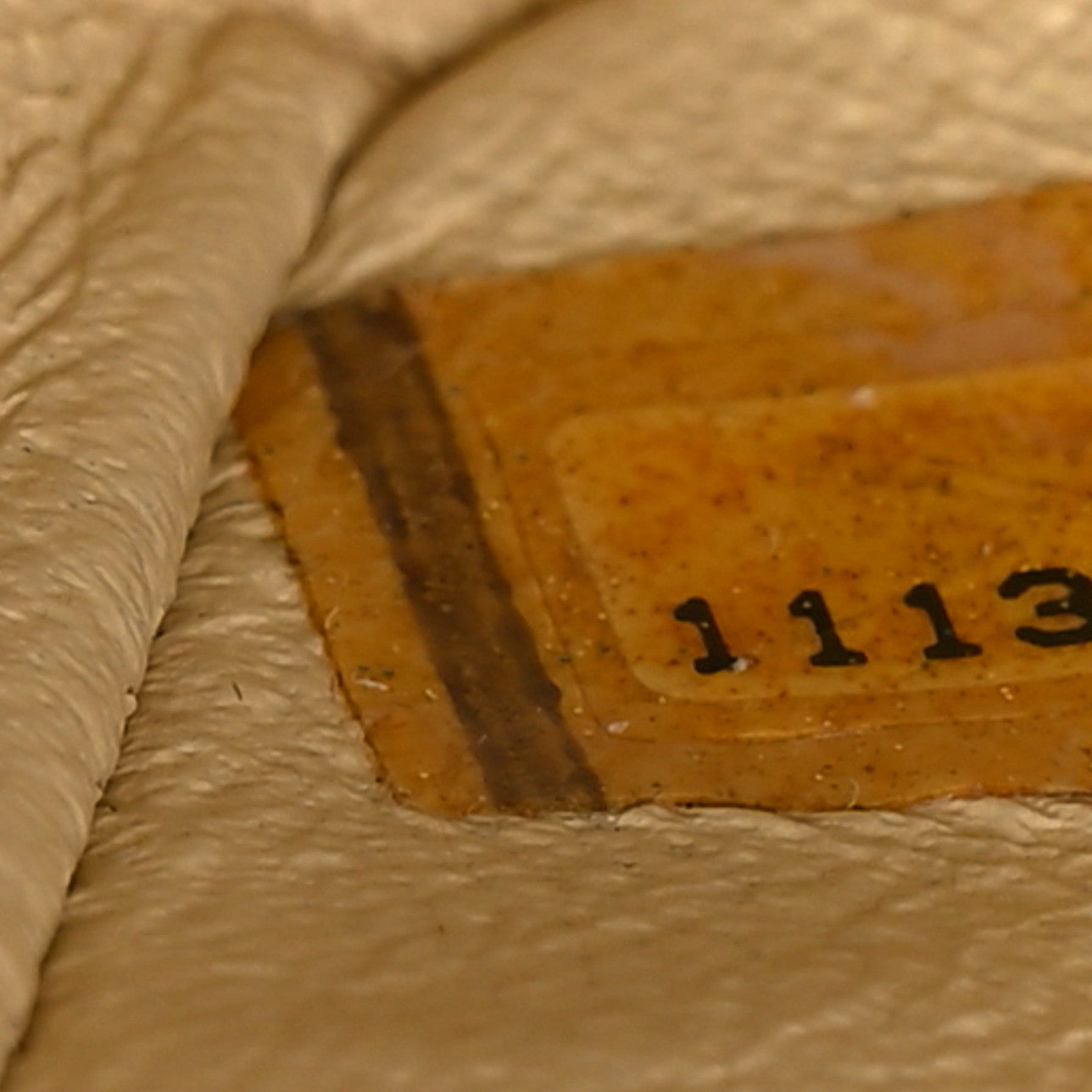 Caviar Quilted Medium Double Flap Beige Clair