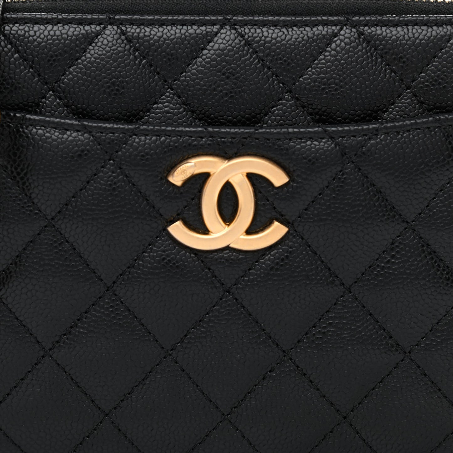 Caviar Quilted Small Pick Me Up Vanity Case Black