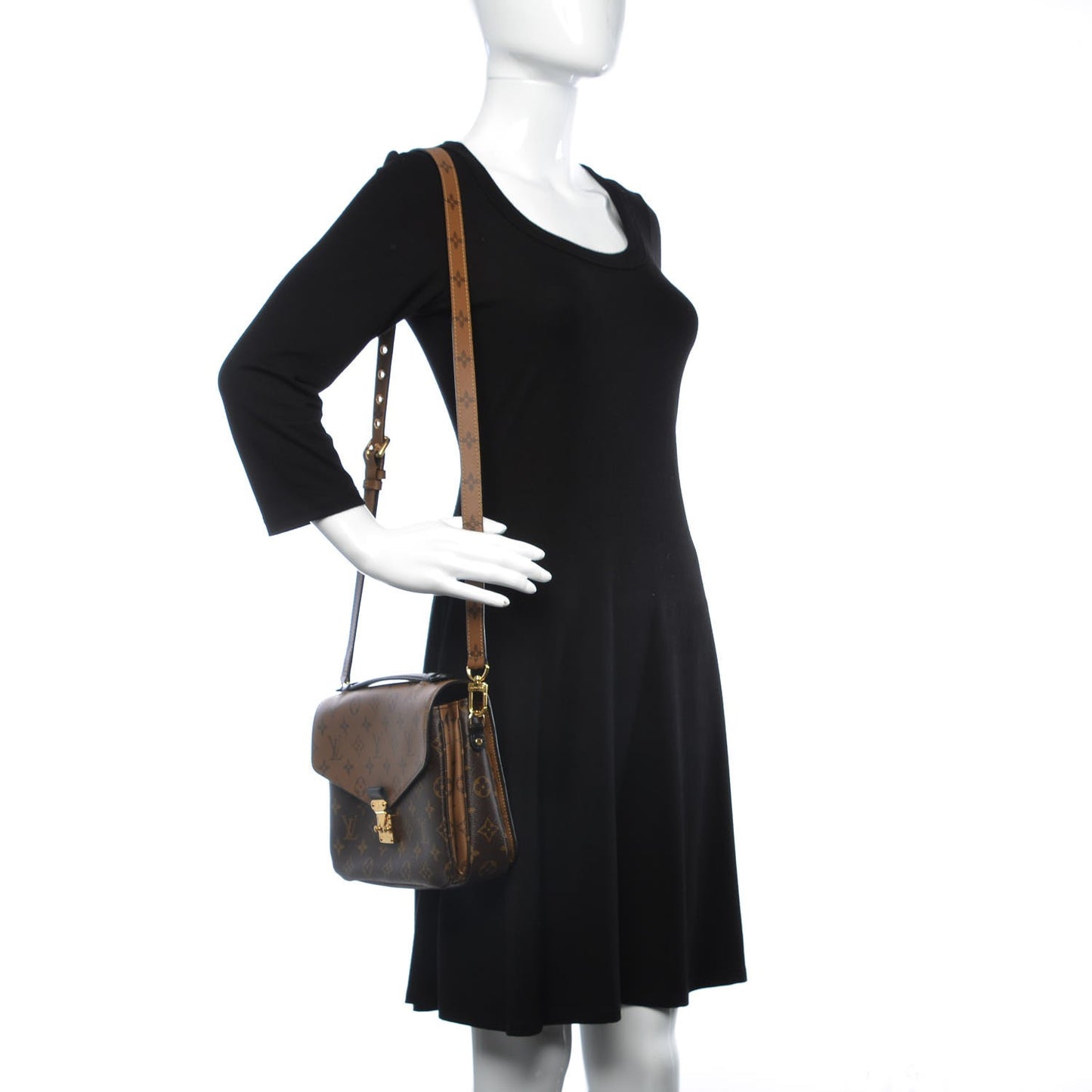 Reverse Monogram Pochette Metis