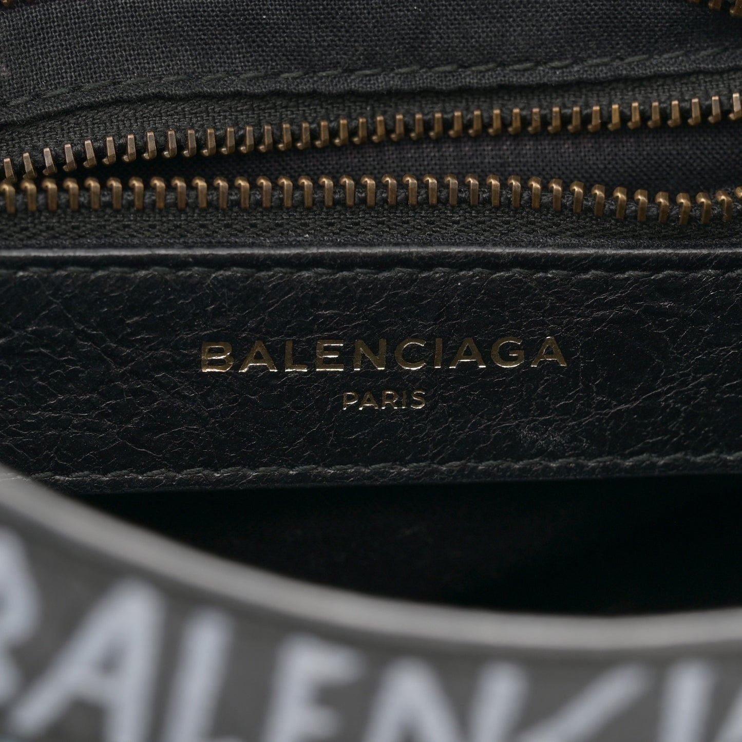 Agneau Arena Graffiti All Over Classic Hardware Mini City Black Multicolor
