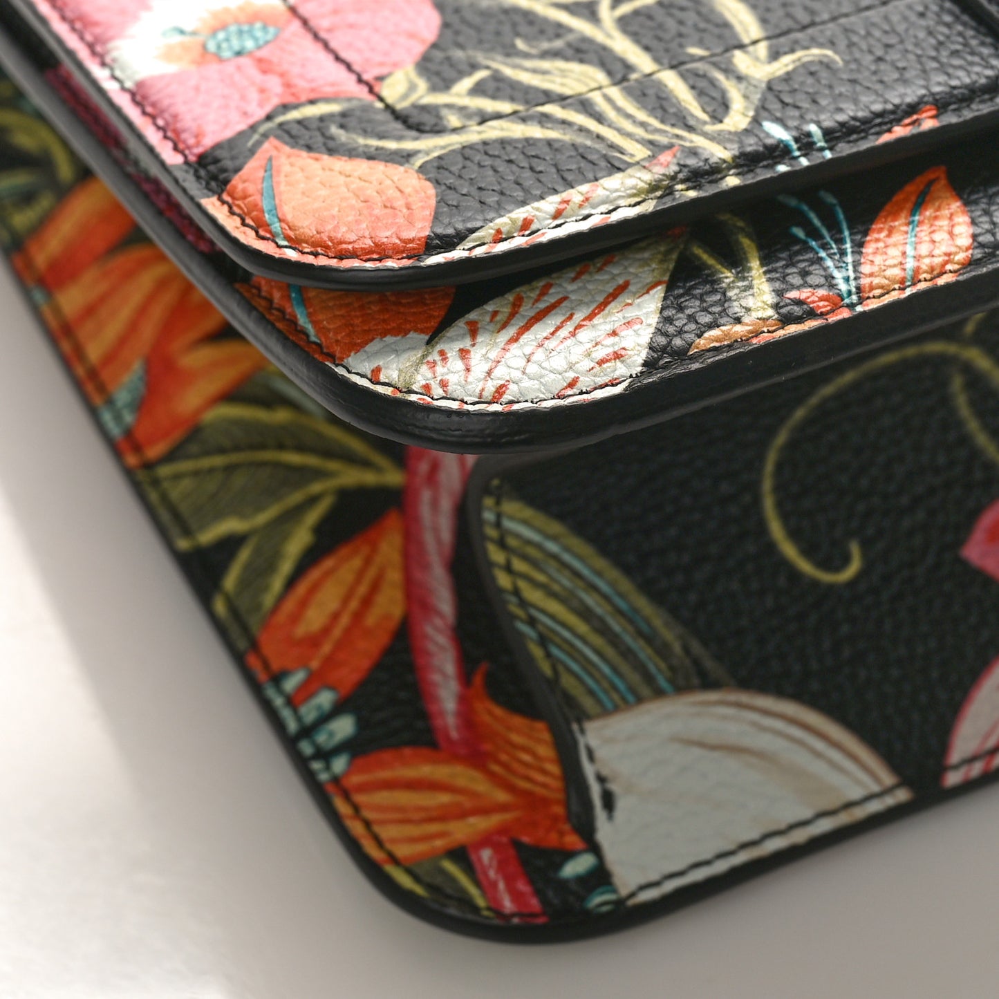 Calfskin Floral Print Vara Bow Chain Flap Crossbody Black Multicolor
