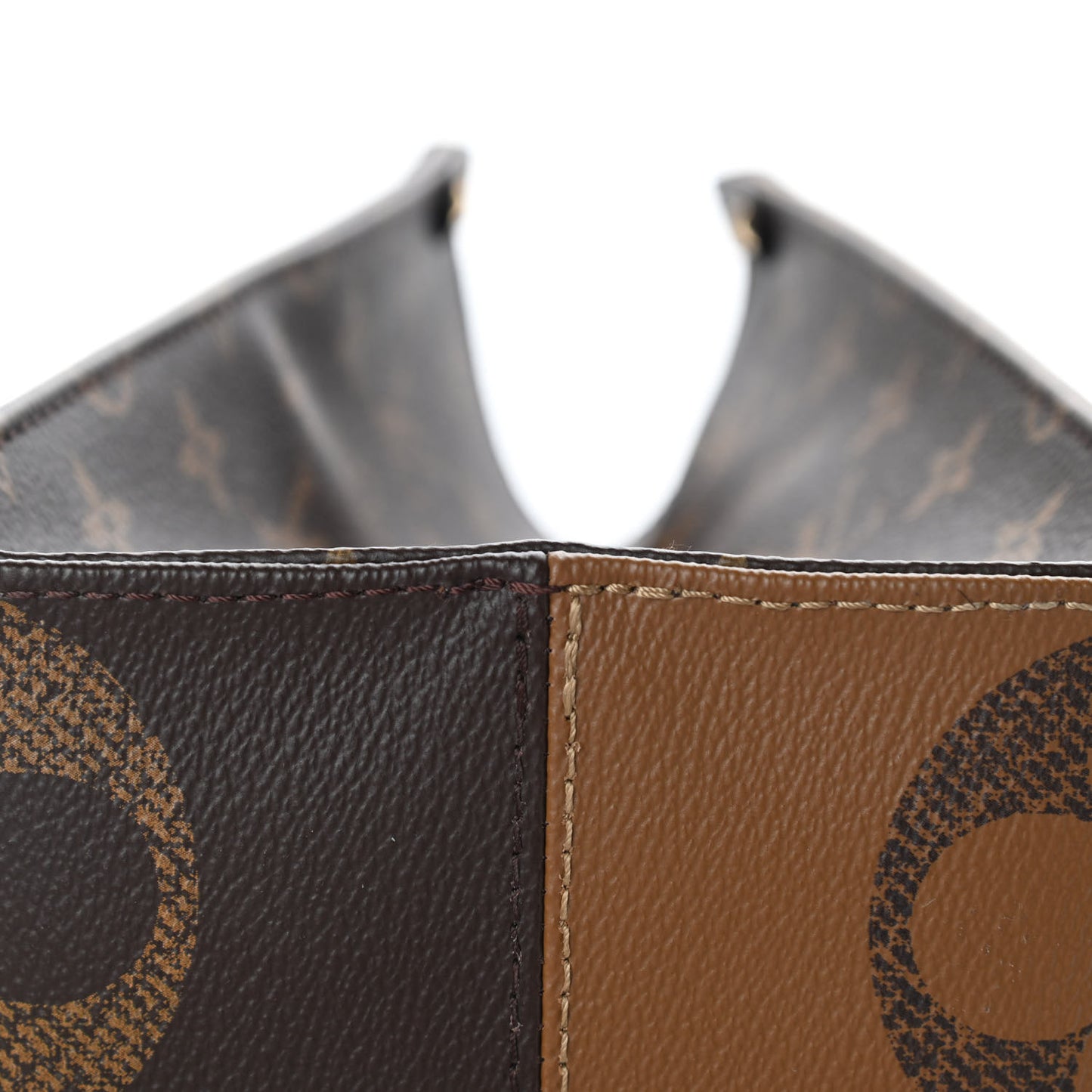 Reverse Monogram Giant Onthego MM