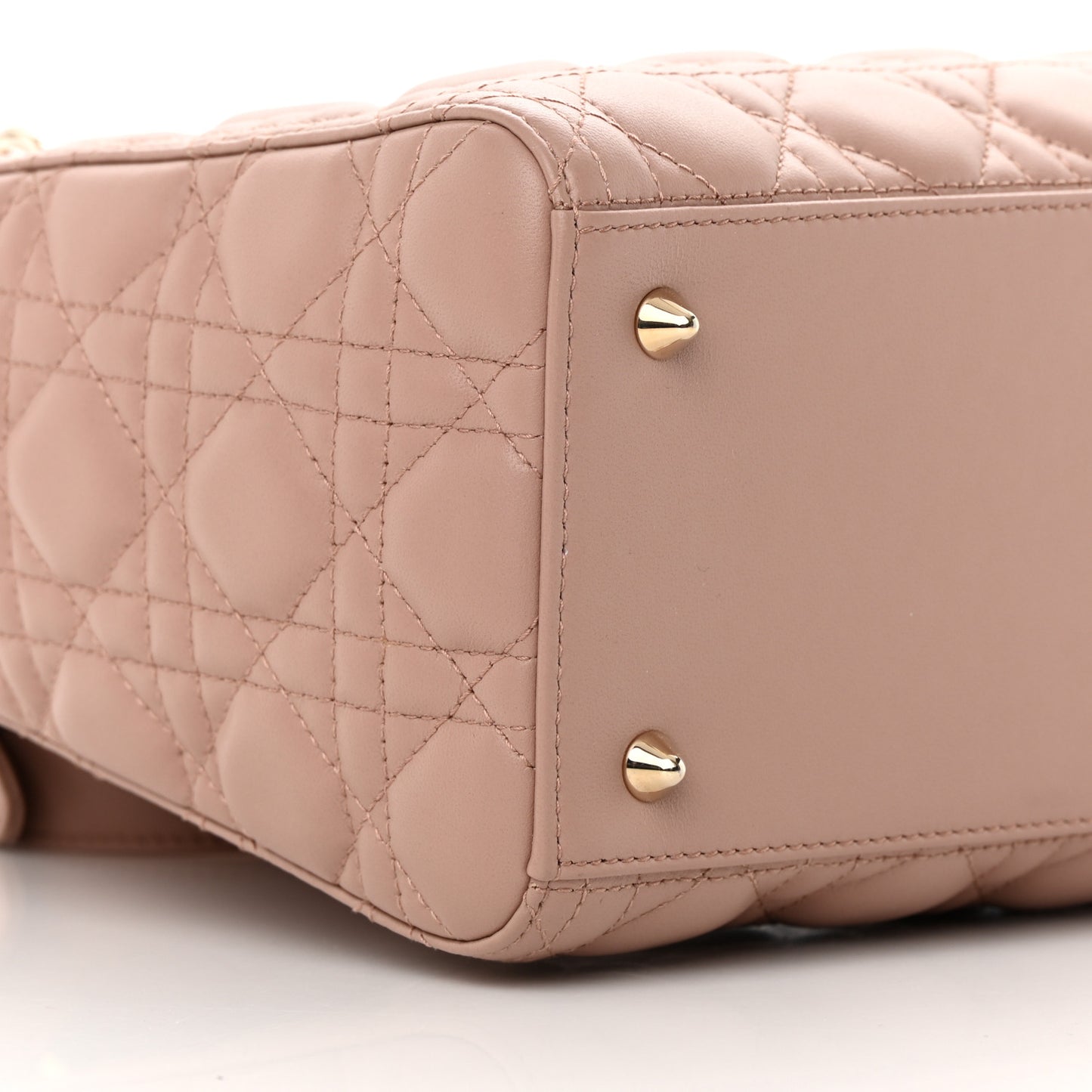 Lambskin Cannage Medium Lady Dior Fard