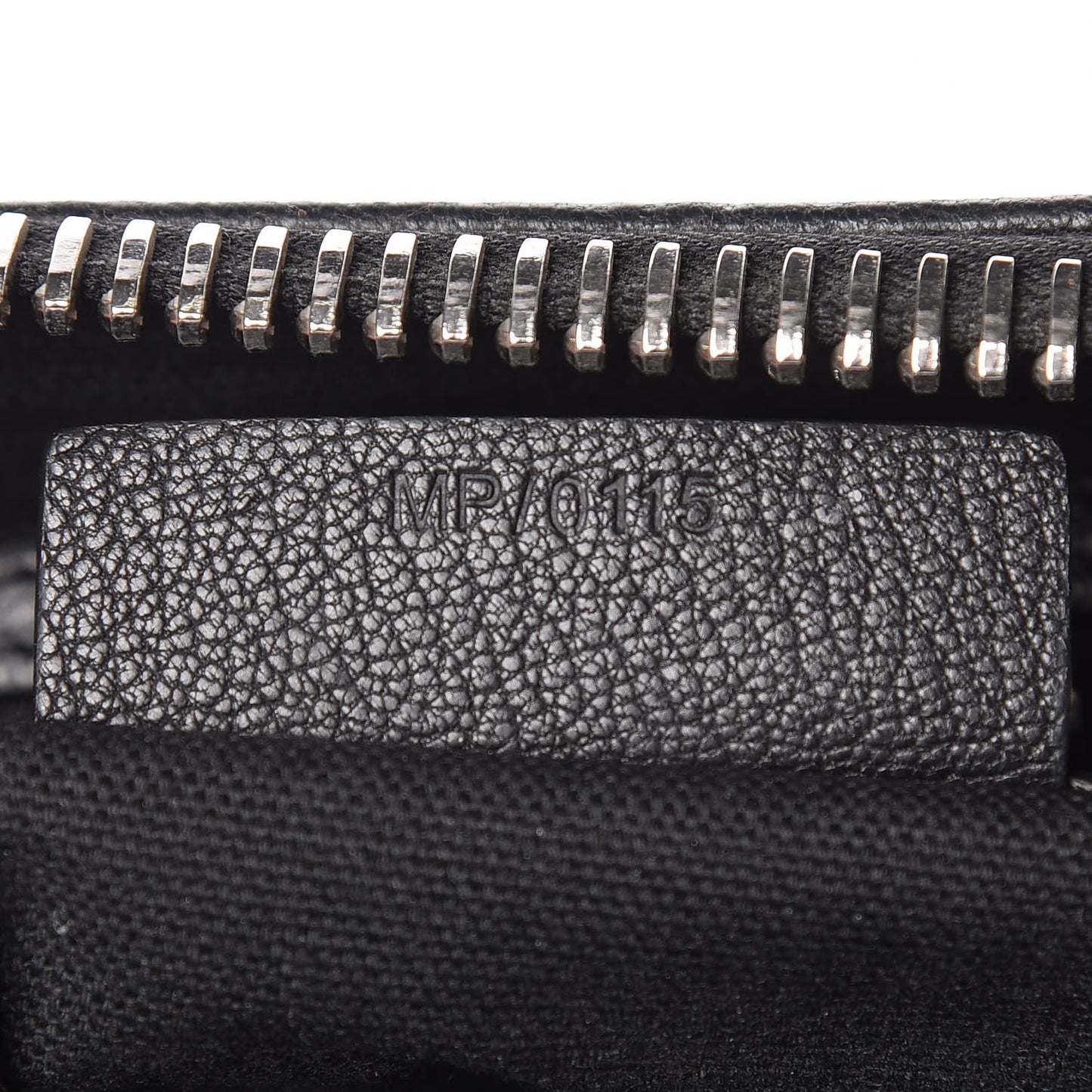Sugar Goatskin Medium Antigona Black