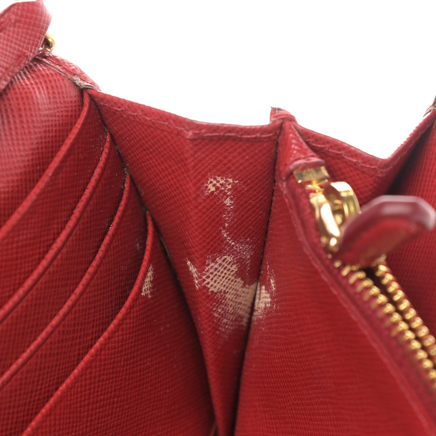 Saffiano Metal Oro Chain Wallet Fuoco