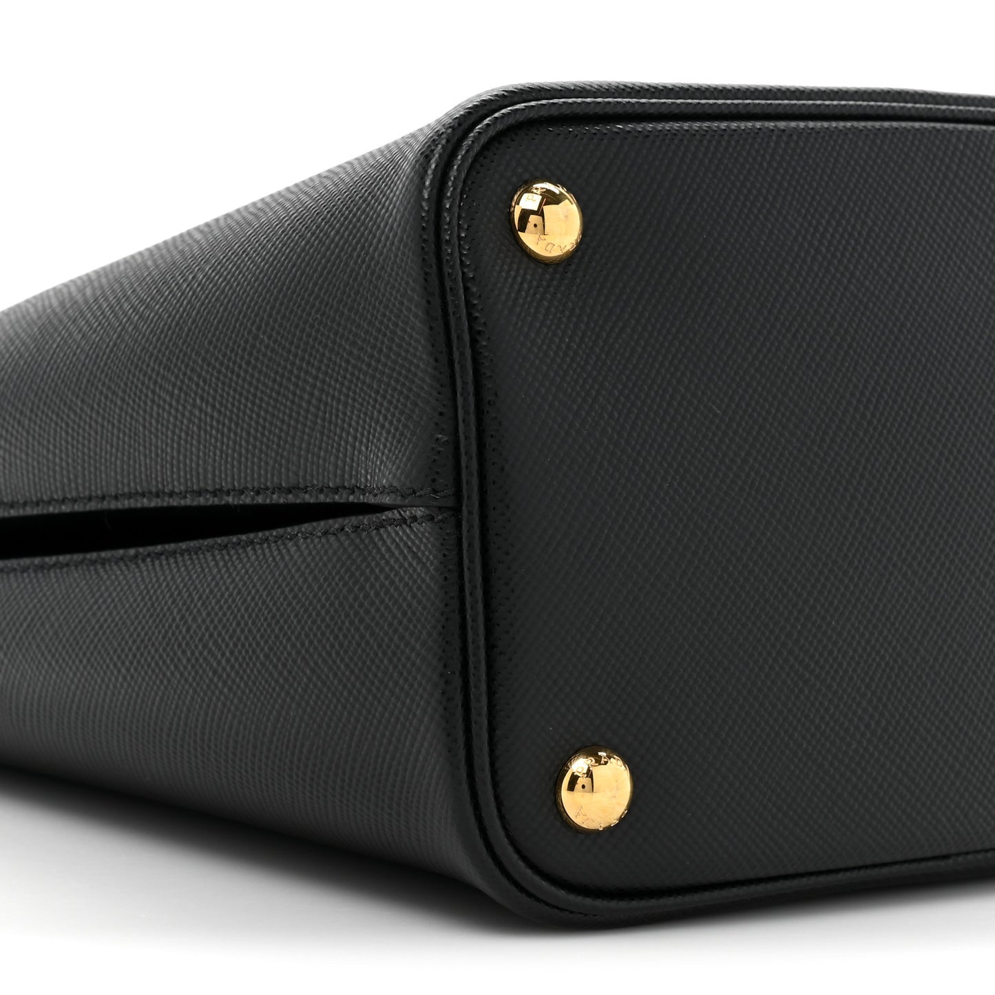 Saffiano Cuir Medium Panier Bucket Bag Black Fuoco