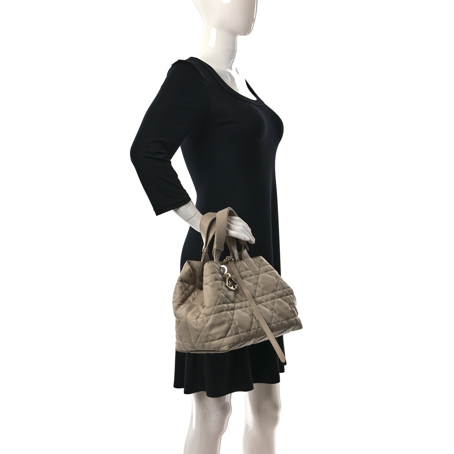 Calfskin Macrocannage Medium Toujour Powder Beige