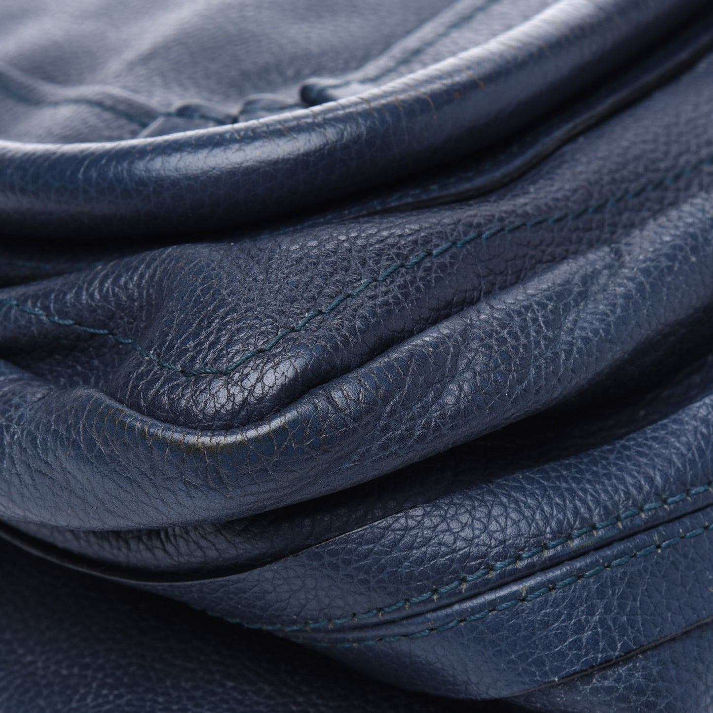 Calfskin Medium Paraty Navy