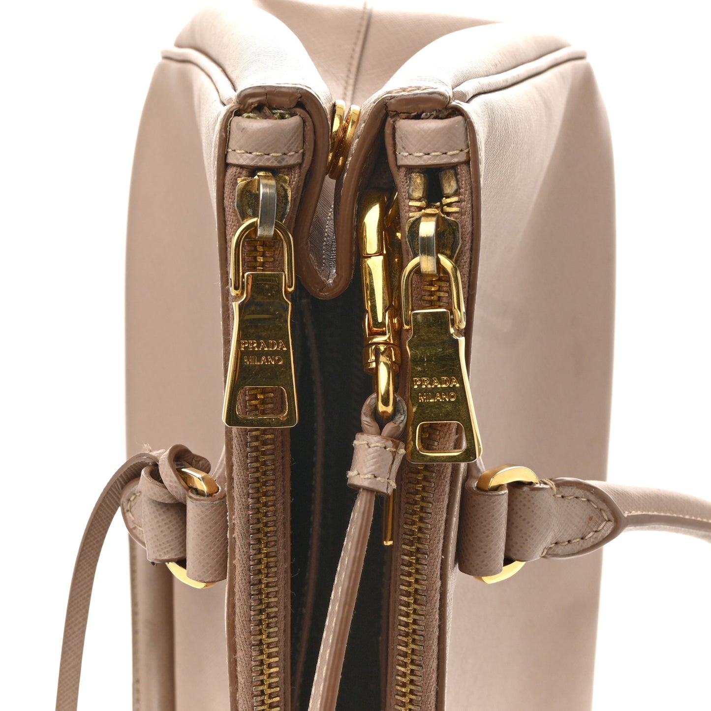 Saffiano Medium Galleria Double Zip Tote Cammeo