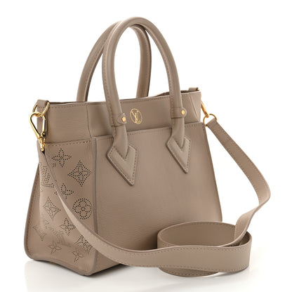 Louis Vuitton Mahina On My Side PM Galet 3 of 9