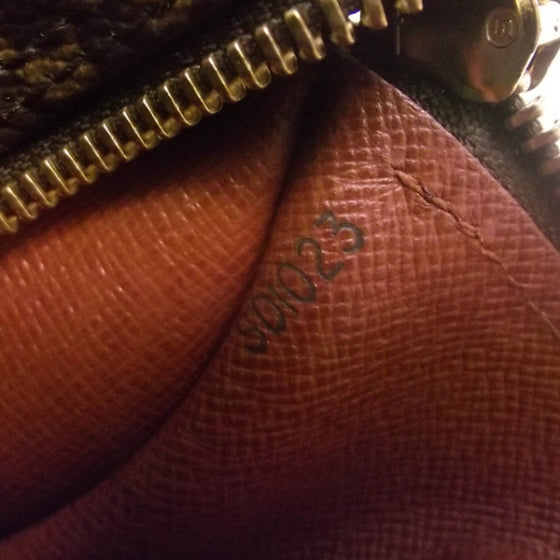 Monogram Papillon 26