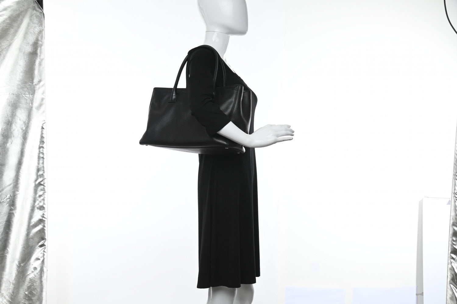Chanel Calfskin Cerf Executive Shopper Tote Black 3 of 13