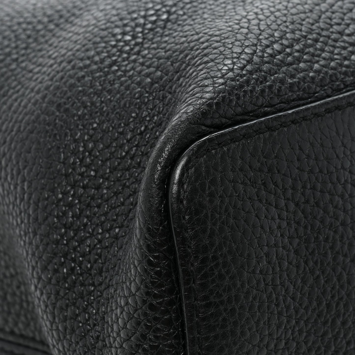 Pebbled Calfskin Large Soho Hobo Black