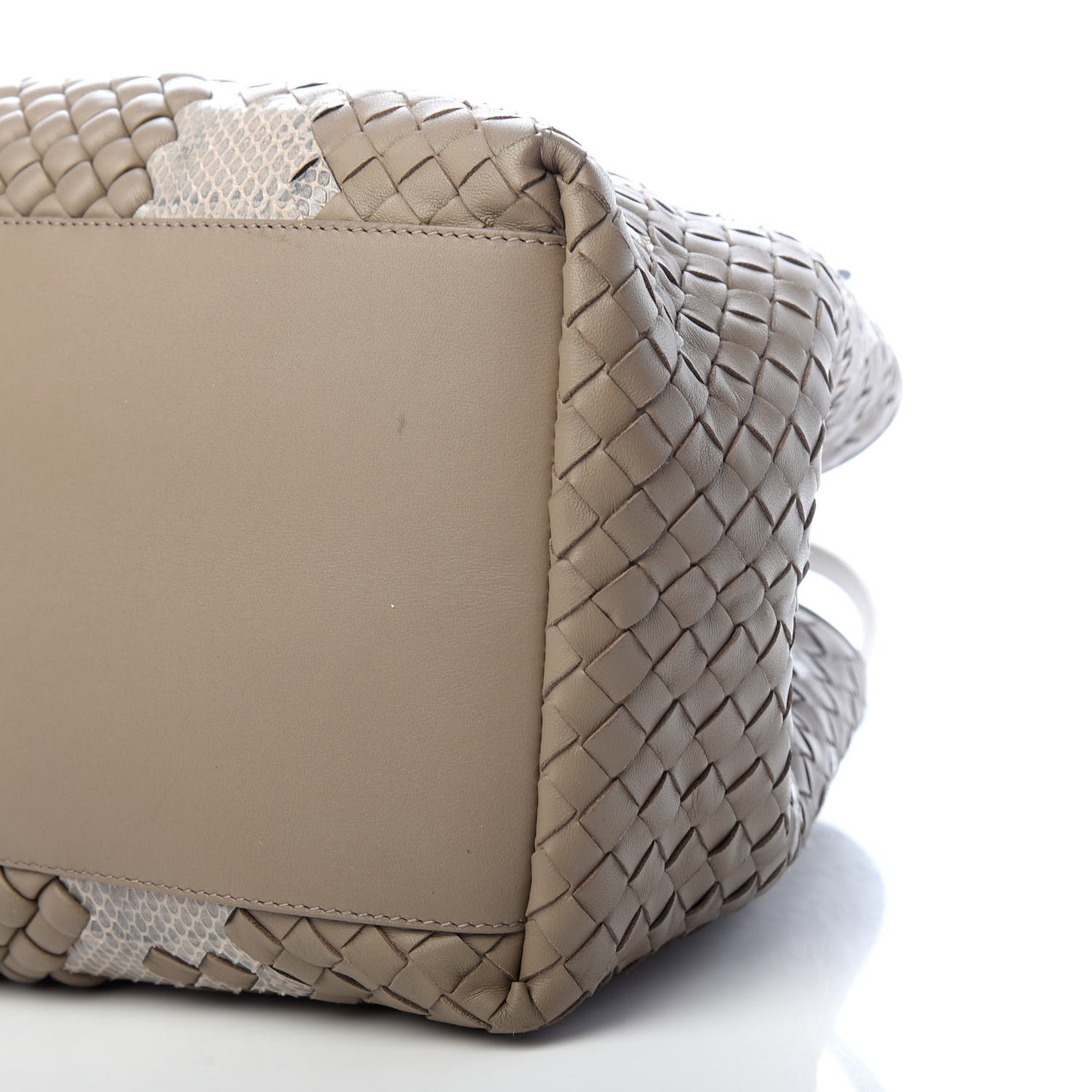 Nappa Ayers Intrecciato Medium Seamless Tote Limestone