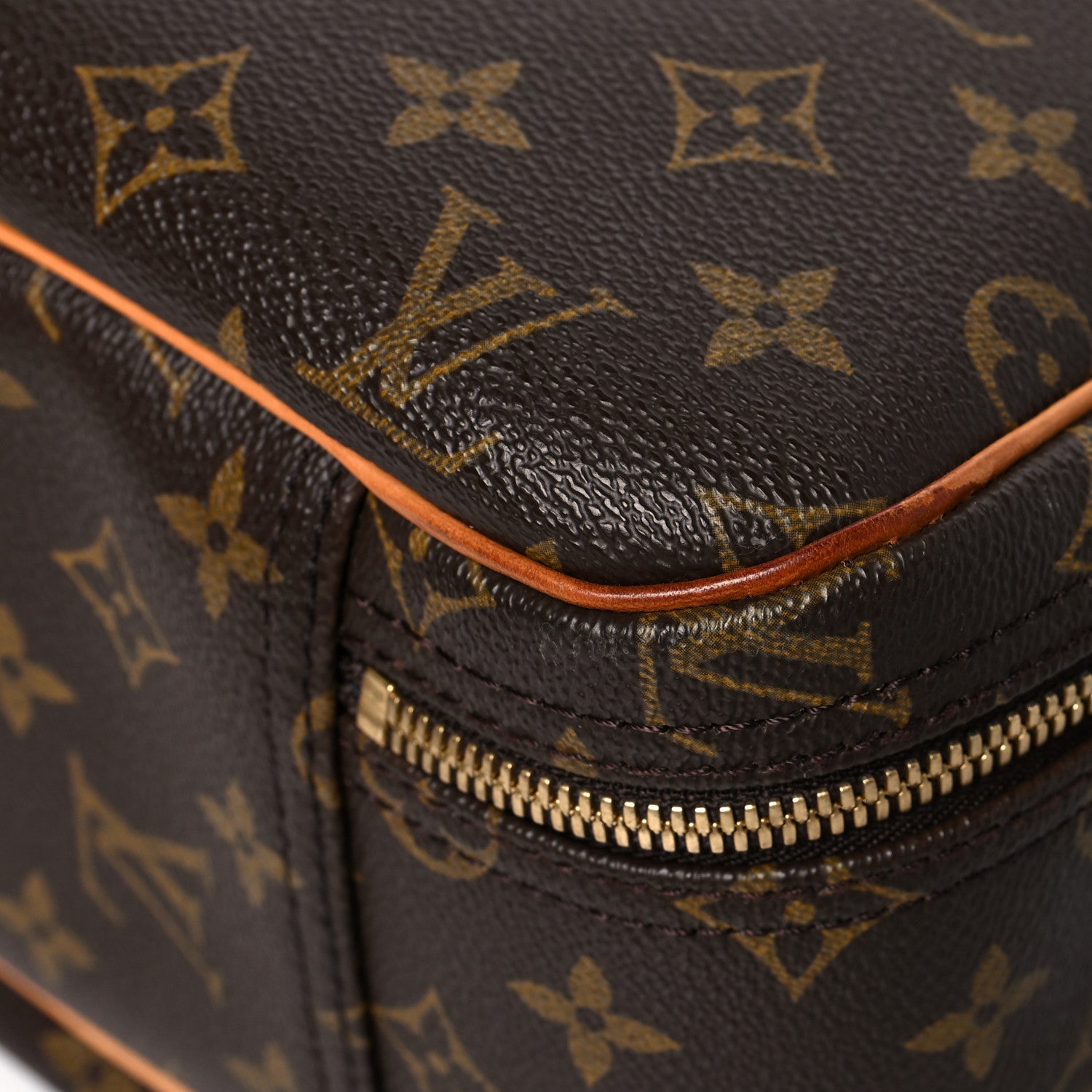 Louis Vuitton Monogram Excursion Shoe Bag 10 of 14